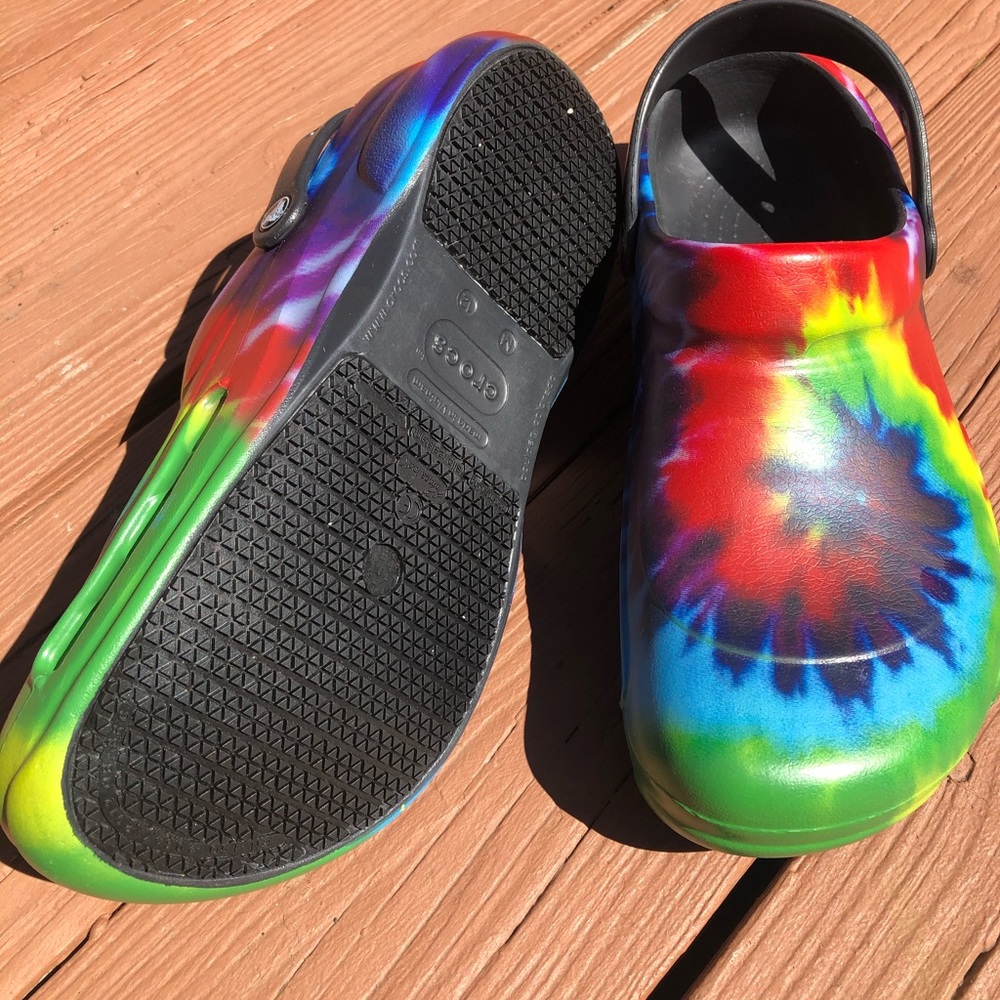 EUC Men’s Bistro Clog Tie Dye CROCS